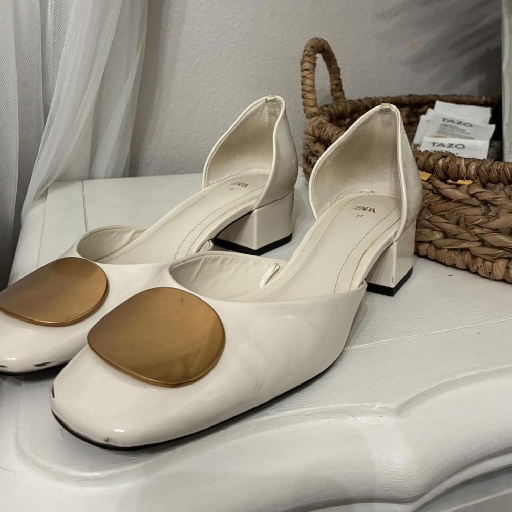 Zara White and Cream Closed Toe Heels